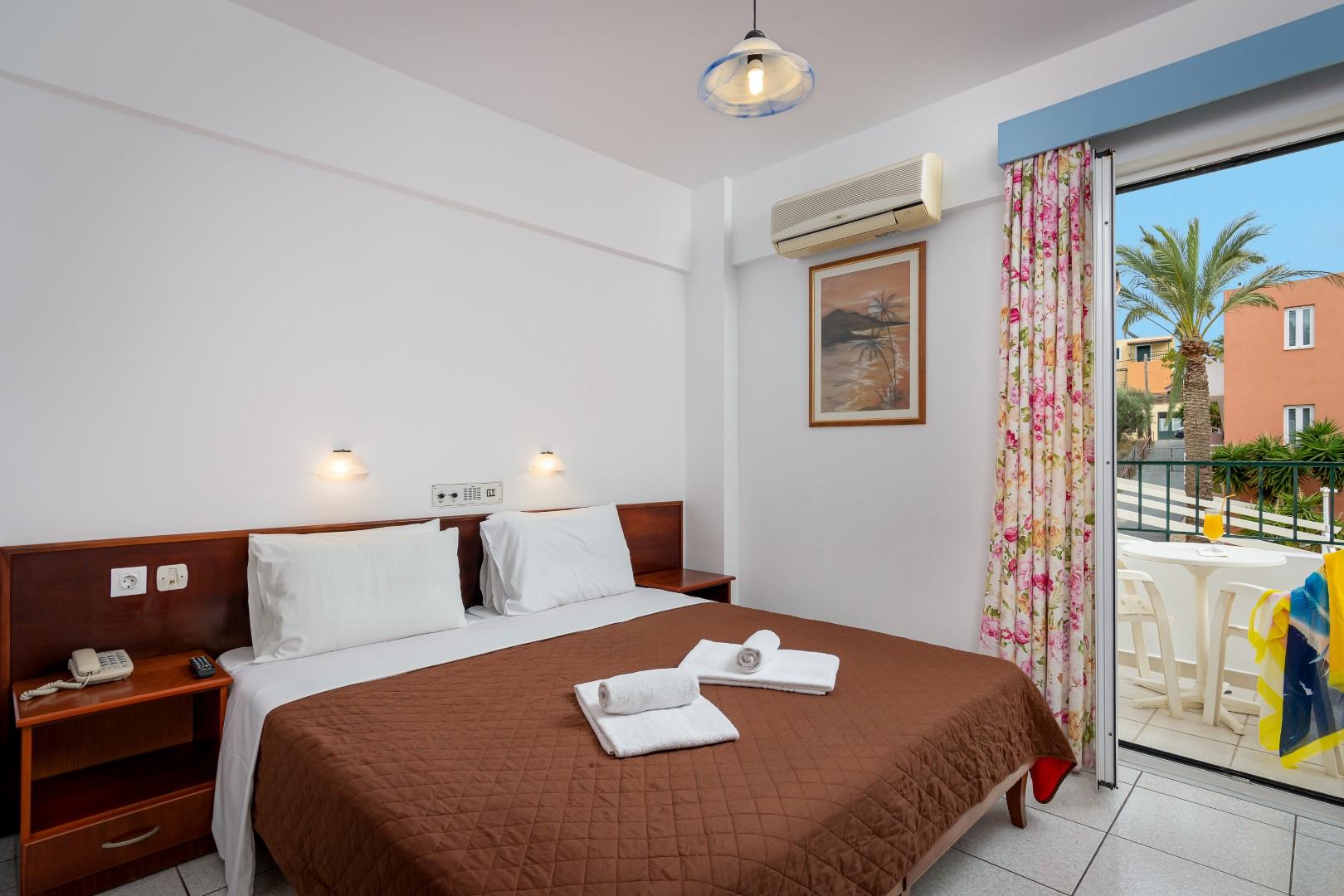 Bellos Hotel Apartments Херсонисос Екстериор снимка