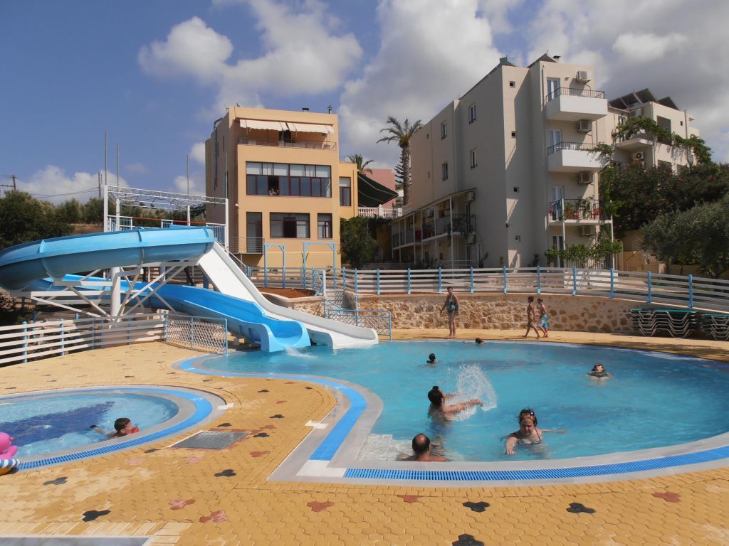 Bellos Hotel Apartments Херсонисос Екстериор снимка