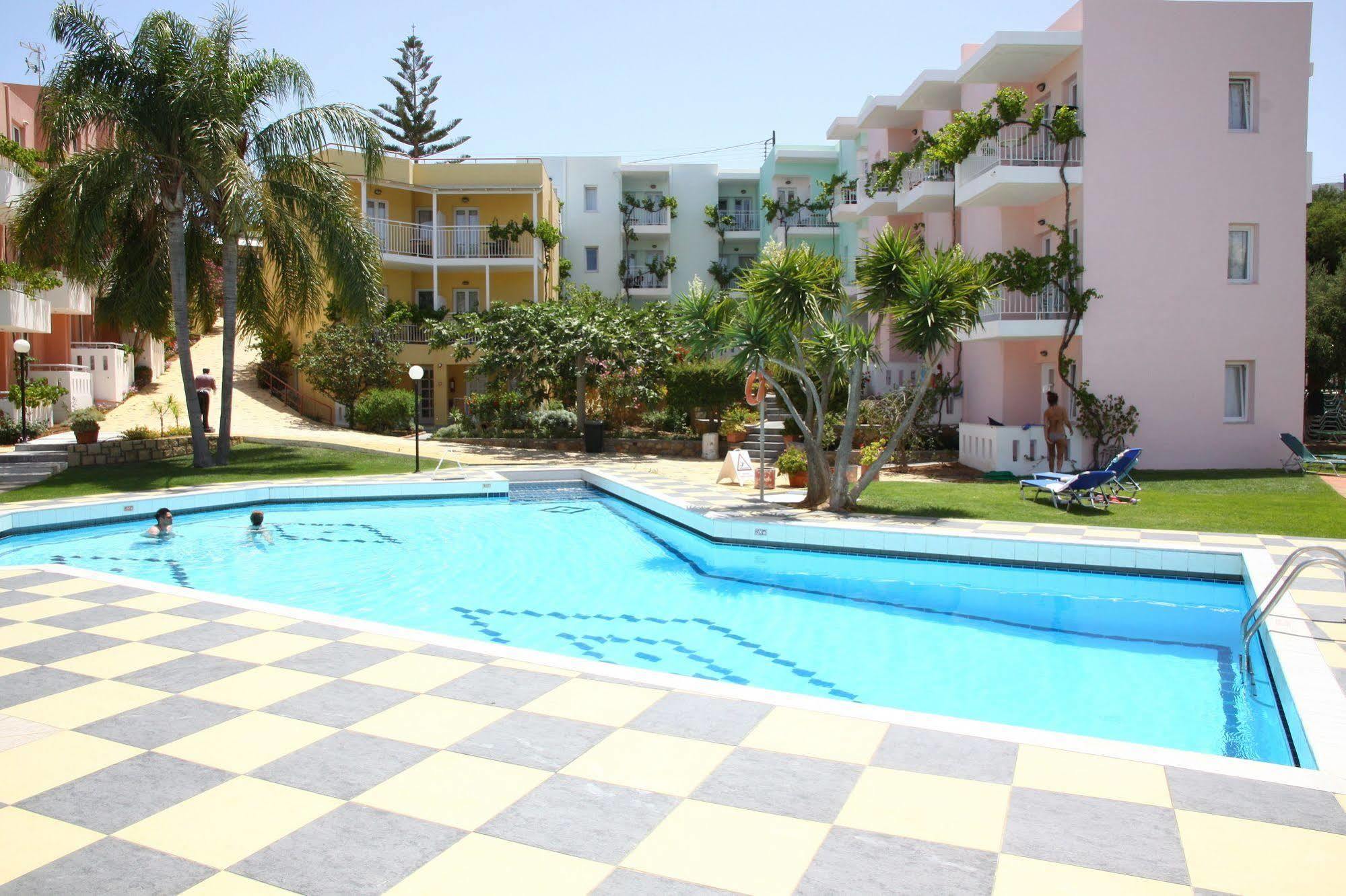 Bellos Hotel Apartments Херсонисос Екстериор снимка